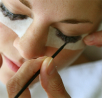 tartós szempillafestés szempilla kozmetikus kozmetika thesera theresa bioszálas facelifting férfi intimgyanta dermaroller dunakeszi göd